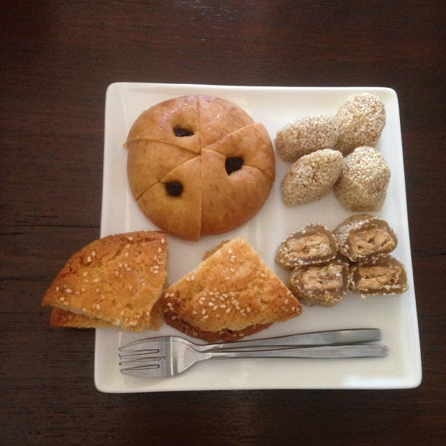 four types of tea sweets bangkok chinatown tea room