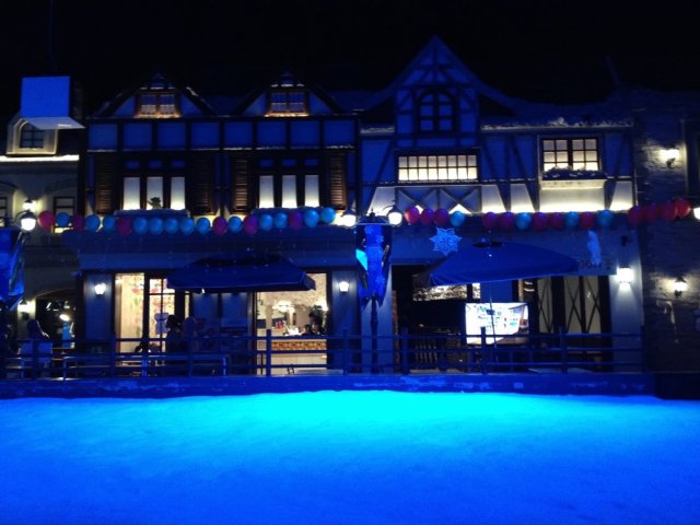 snow town bangkok restaurants